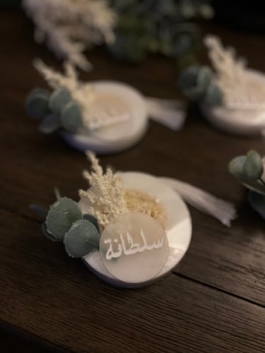 توزيعات صابون بالشكل الدائري مع ليفة طبيعية عدد 12