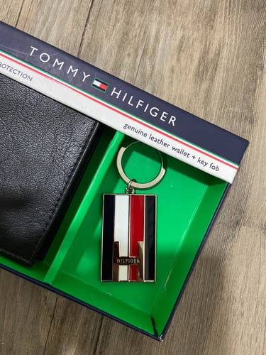 طقم محفظة تومي