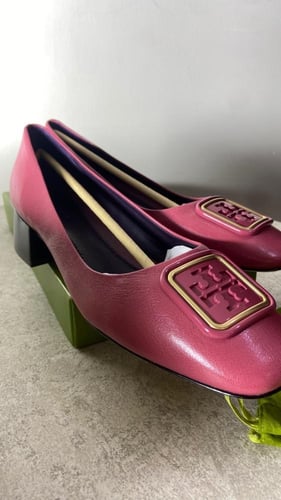 جزمة Tory Burch
