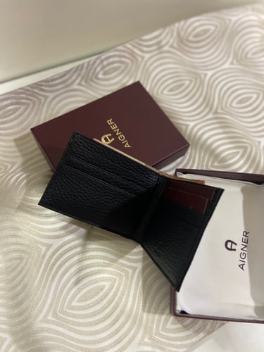 محفظة aigner