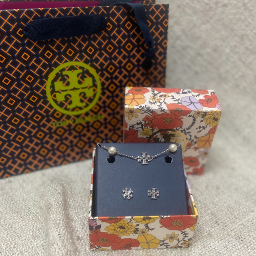 طقم ( اسوار وحلق )