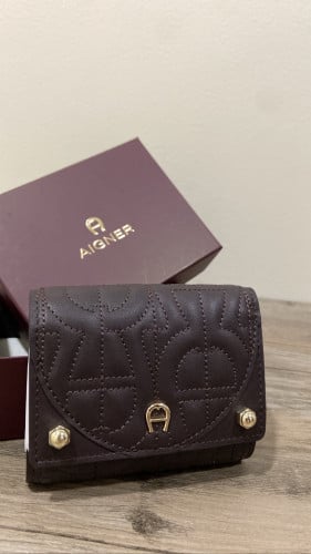 محفظة aigner