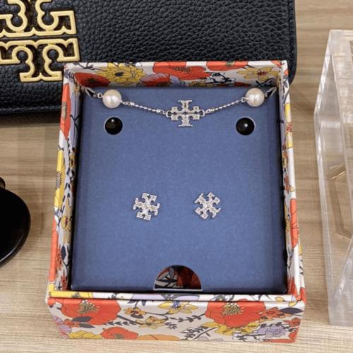 طقم ( اسوار وحلق )