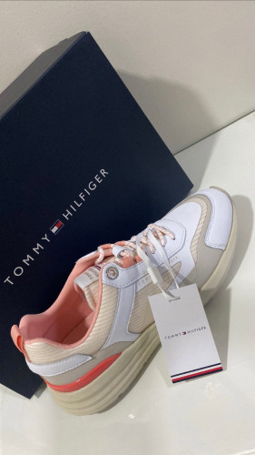 جزمة Tommy نساء