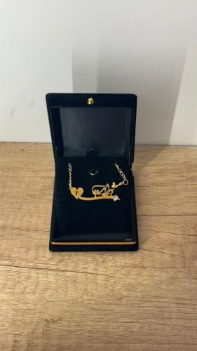 تعليقة مطلية اسم مع حرف