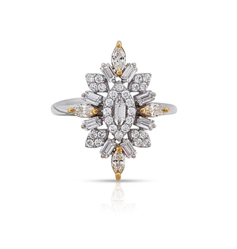 نصف طقم ذهب - عيار 18- 10.220 جرام تقريباً