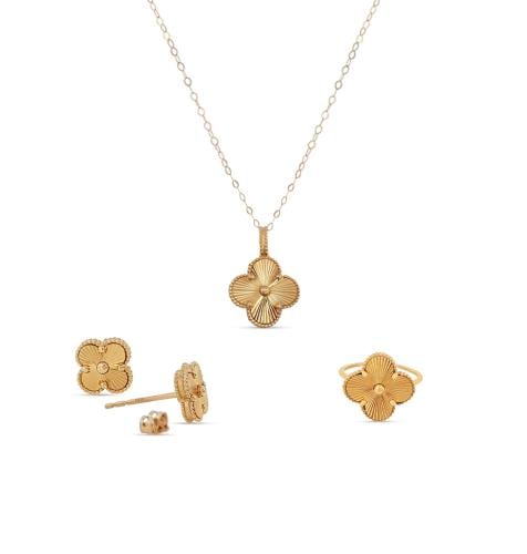 نصف طقم ذهب - عيار 18- 7.680 جرام تقريباً