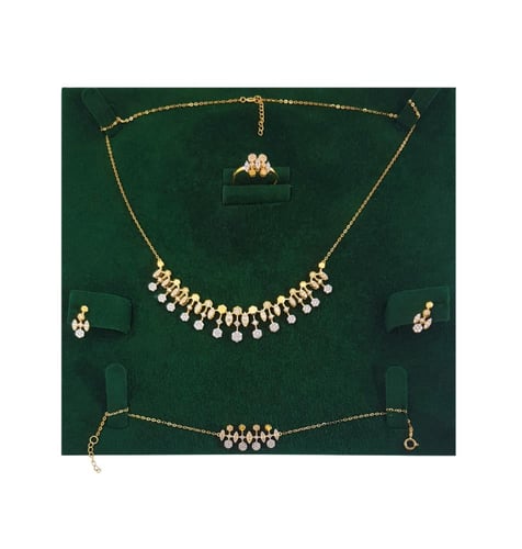 طقم ذهب - عيار 18- 8.71 جرام تقريباً