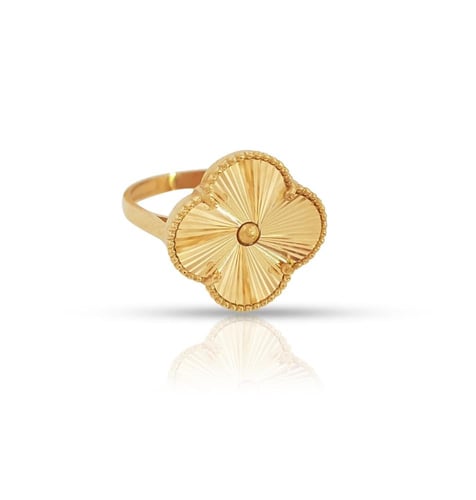 نصف طقم ذهب - عيار 18- 18.880 جرام تقريباً