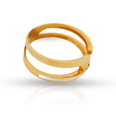 خاتم ذهب - عيار 18- 2.780 جرام تقريباً