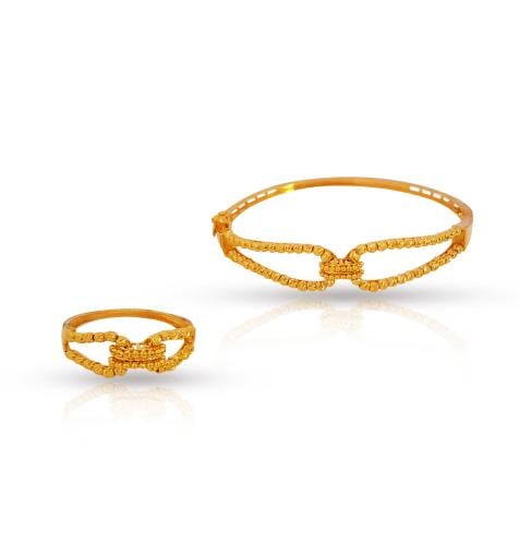 اسوارة وخاتم ذهب - عيار 21- 13.81 جرام تقريباً