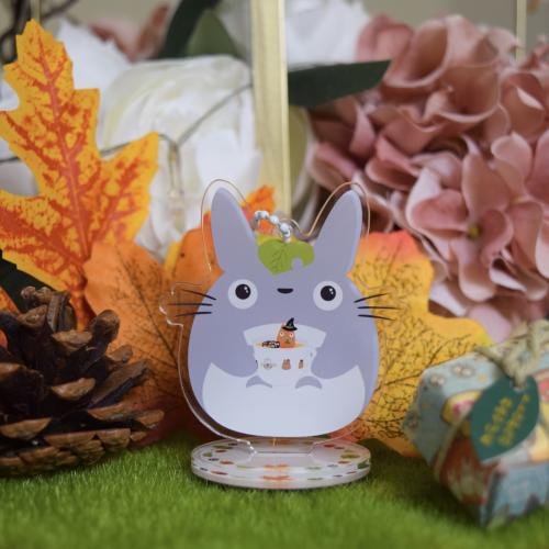 Medal and stand Totoro