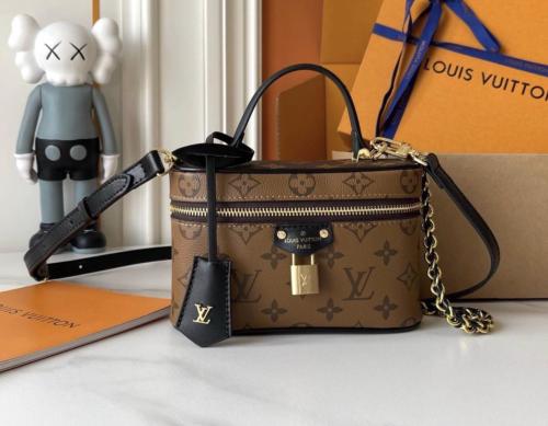 لوي فيتون Vanity Chain Pouch مقاس19cm