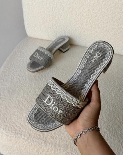 صندل ديور ستايل بكعب أنيق