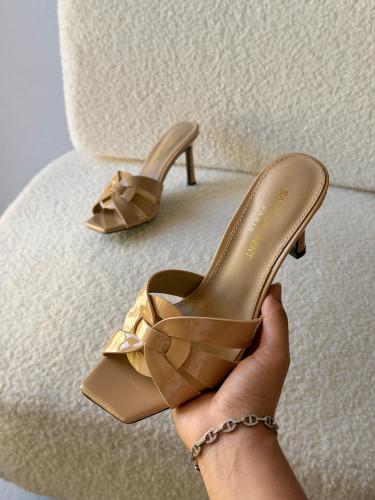 صندل كعب نسائي فاخر من Saint Laurent