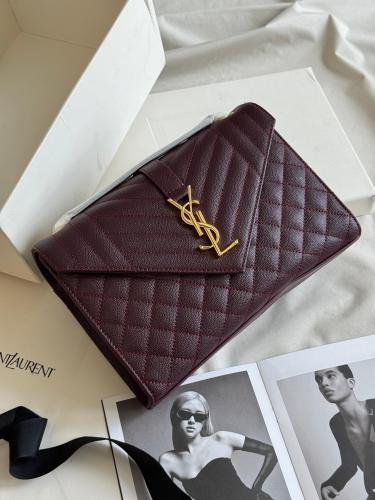 شنطة كلتش فاخرة بنقشة مربعات – ستايل YSL