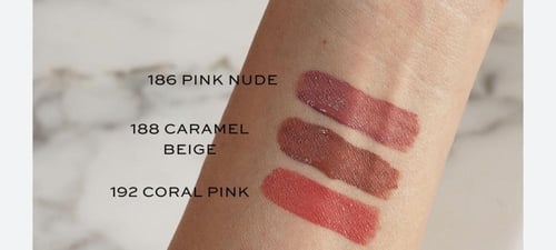 روج شانيل ثابت مع قلوس ملمع رقم 186