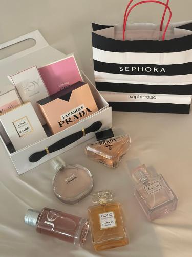 3عطور من اختيارك شامل كيس سيفورا 399