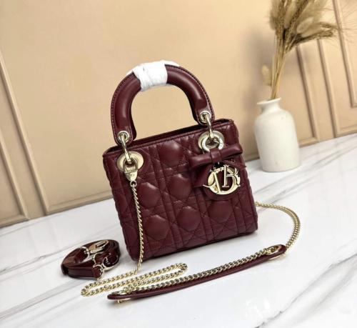 شنطة ليدي فاخرة ميني بتصميم مبطن