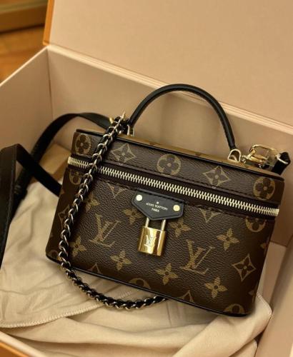 لوي فيتون Vanity Chain Pouch مقاس19cm