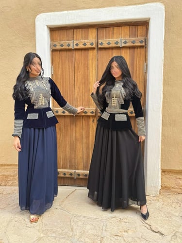 جلابية عسيريه كحلي مخمل مطرز مع شيفون