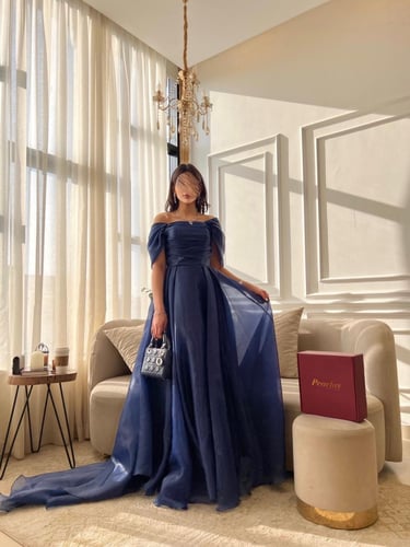 فستان كحلي اوف شولدر بذيل طويل