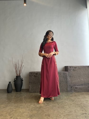 جلابية التأسيس مطرزه احمر