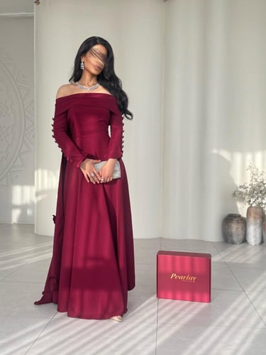 فستان كارمن الكرزي