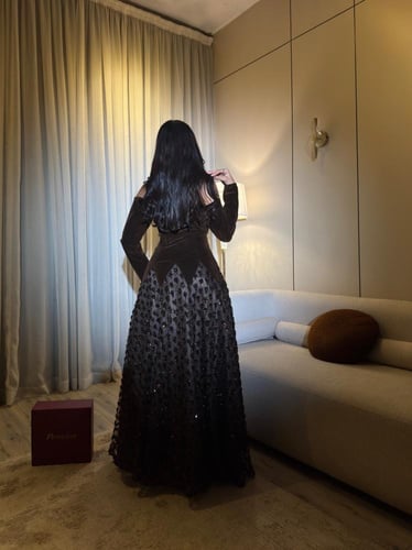 فستان سحر الليل المخملي