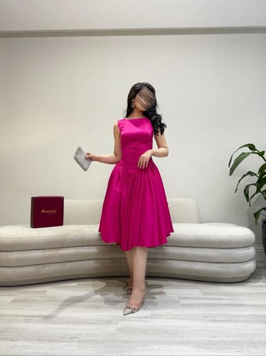 فستان فوشي قصير