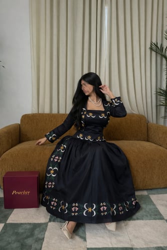 فستان نسمات الربيع المطرز اسود