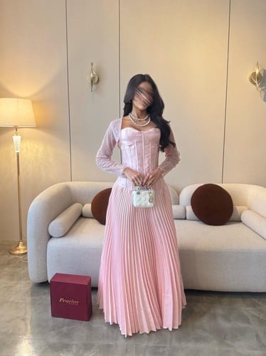 طقم فستان بليسيه مع جاكت دانتيل