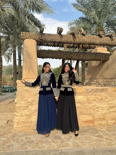 جلابية عسيريه أسود مخمل مطرز مع شيفون