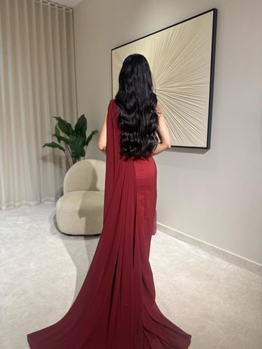 فستان سهرة عنابي بتطريز فاخر