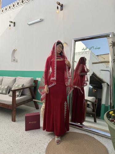 جلابية التأسيس سُهى نجد احمر .