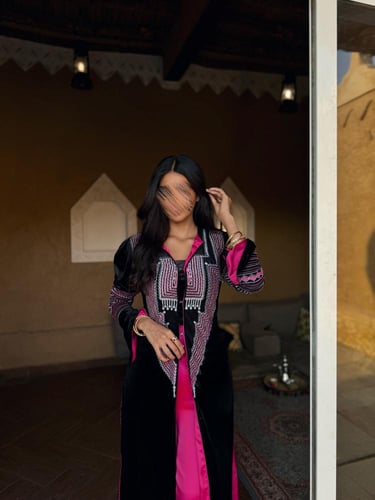 جلابية التأسيس – جمبسوت مع عبايه