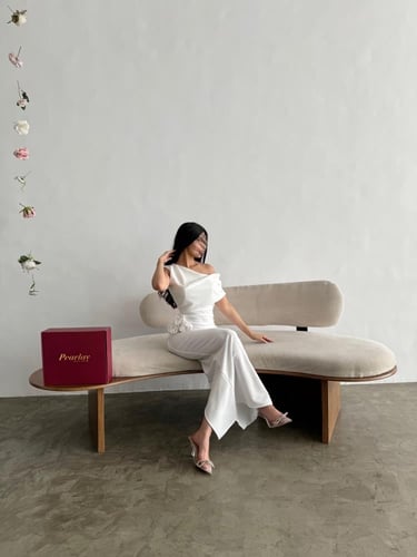 فستان ابيض طويل بوردات