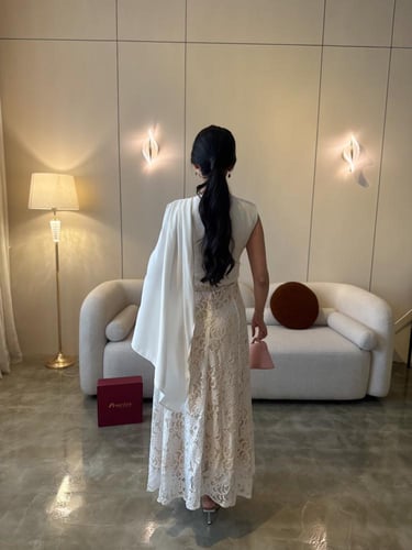 فستان دانتيل بكاب جانبي