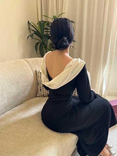 فستان اسود وابيض مع لولو