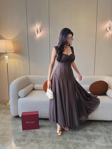 فستان موكا الكلاسيكي