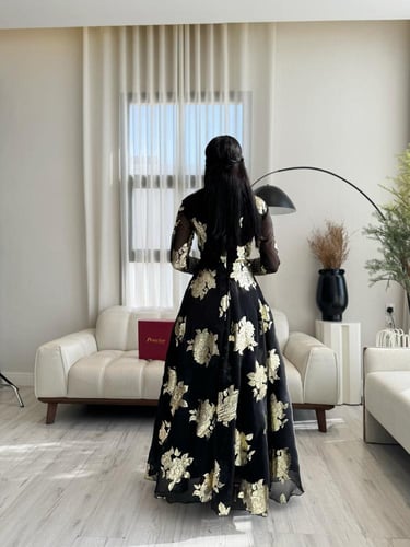 فستان التأسيس اسود مذهب