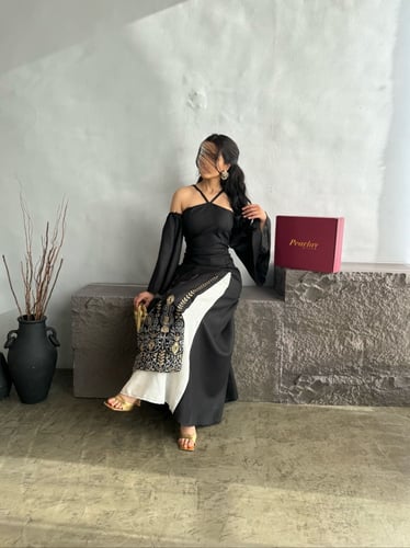 جلابية رمضانيه لونين ابيض واسود مع اكمام منفصله