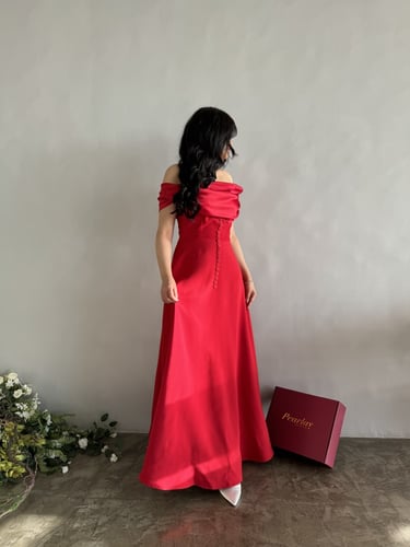 فستان احمر اوف شولدر