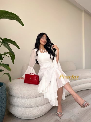 فستان ابيض رفلز