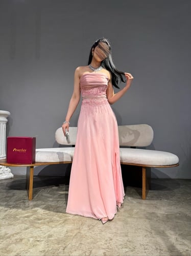 فستان وردي بشك على الخصر