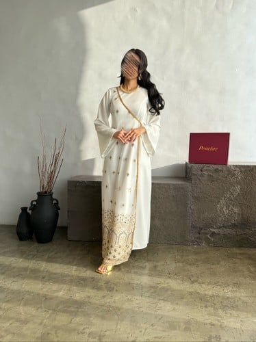 جلابية رمضانيه اييض وتطريز ذهبي