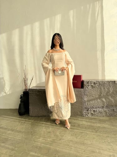 فستان بيج شك يدوي اسفل القطعه