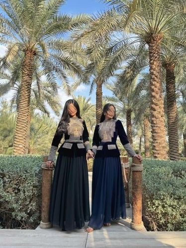 جلابية التأسيس لون زيتي مخمل وشيفون