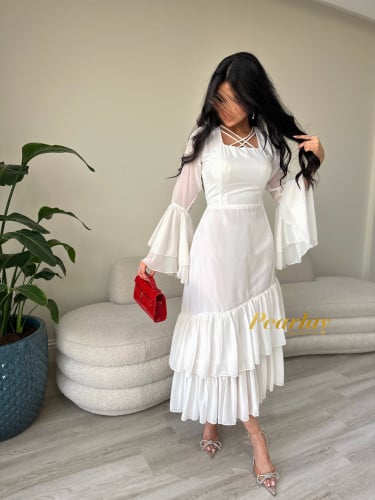 فستان ابيض رفلز