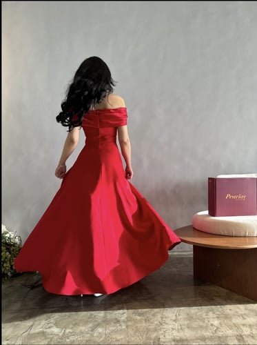فستان احمر اوف شولدر